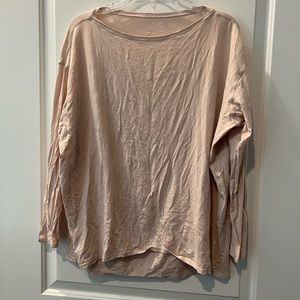 VGUC lululemon long sleeved back in action tee.